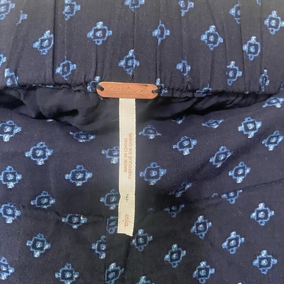 Free People women's S blue pattern side tie shorts boho casual EUC - Picture 8 of 8